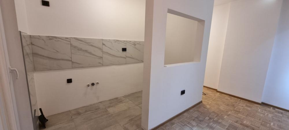 Slika 3 - 565213-Top ponuda na Petrovaradinu- Blok 8. Na odličnoj lokaciji, povoljno.