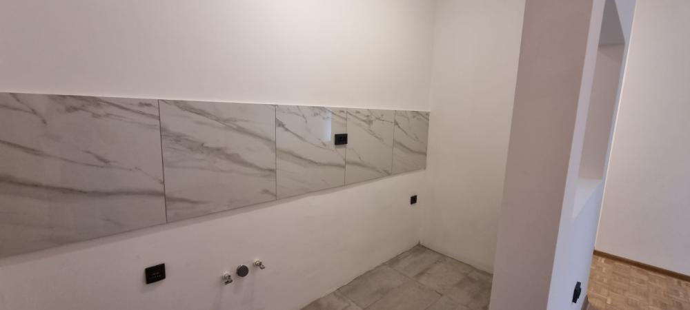 Slika 1 - 565213-Top ponuda na Petrovaradinu- Blok 8. Na odličnoj lokaciji, povoljno.