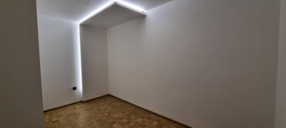 Slika 2 - 565213-Top ponuda na Petrovaradinu- Blok 8. Na odličnoj lokaciji, povoljno.