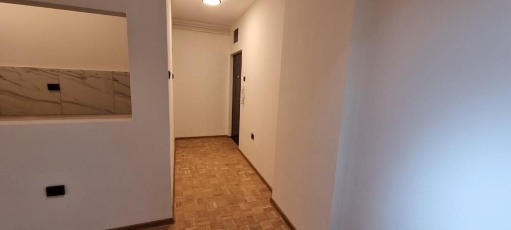 Slika 6 - 565213-Top ponuda na Petrovaradinu- Blok 8. Na odličnoj lokaciji, povoljno.