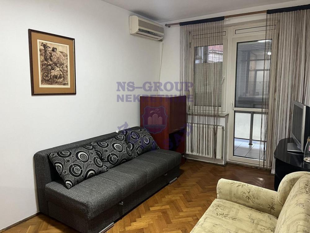 Glavna slika -Odlican jednosoban stan u Centru!