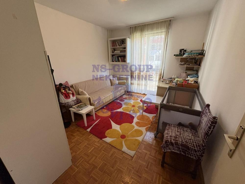 Slika 5 - Trosoban, 69m2, Novo naselje Novi Sad, sa terasom