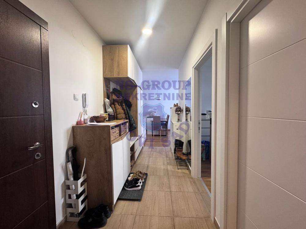 Slika 3 - Trosoban, 61m2, Podbara Novi Sad, sa terasom, ima lift