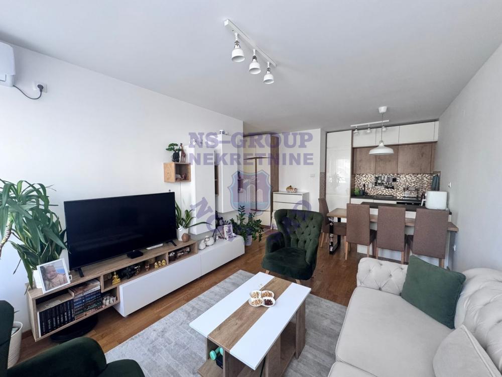 Slika 1 - Trosoban, 61m2, Podbara Novi Sad, sa terasom, ima lift