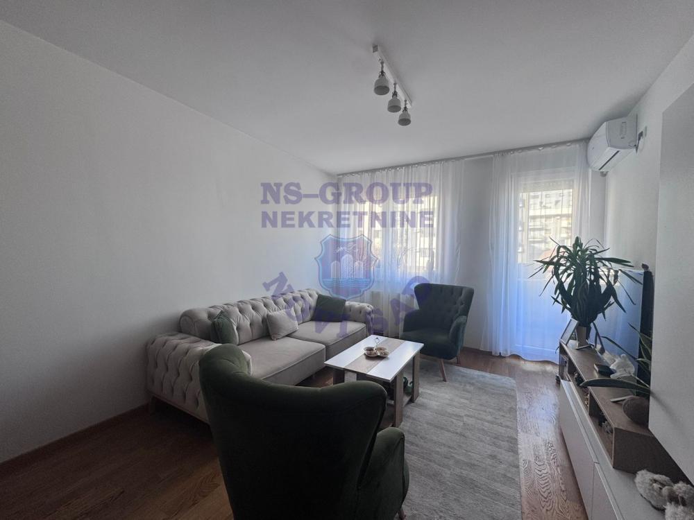 Glavna slika -Trosoban, 61m2, Podbara Novi Sad, sa terasom, ima lift