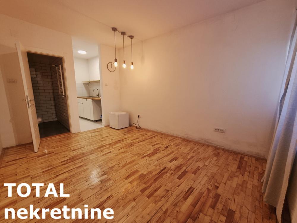 Slika 2 - Stan,NOVI SAD,PODBARA,kv: 18.00, € 68000, ID: 1101971