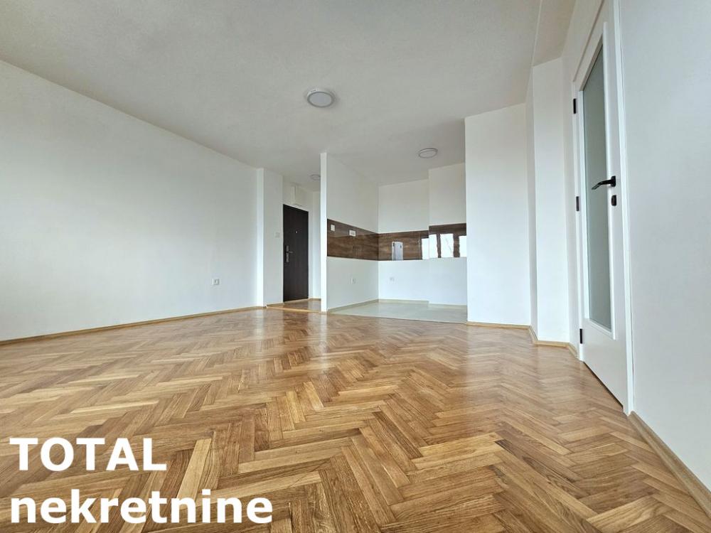 Slika 3 - Stan,NOVI SAD,BULEVAR,kv: 64.00, € 169500, ID: 1102356