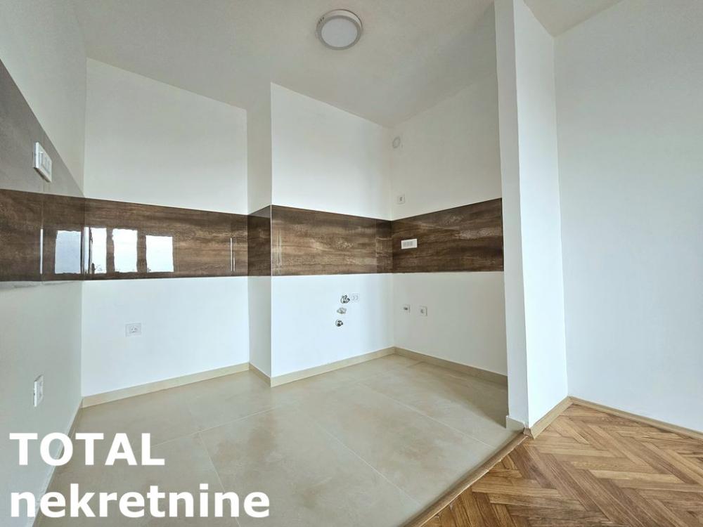 Slika 4 - Stan,NOVI SAD,BULEVAR,kv: 64.00, € 169500, ID: 1102356