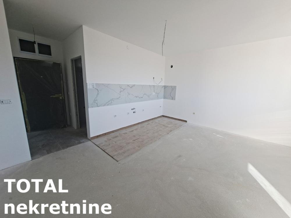 Slika 3 - Stan,PETROVARADIN,MISELUK,kv: 30.00, € 70000, ID: 1102331