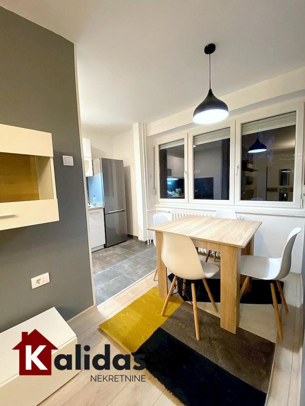 Slika 2 - Stan,NOVI SAD,BULEVAR,kv: 33, € 118960, ID: 1008615