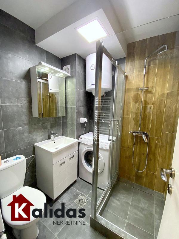 Slika 5 - Stan,NOVI SAD,BULEVAR,kv: 33, € 118960, ID: 1008615