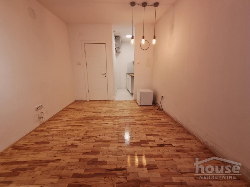 Slika 2 - Stan,NOVI SAD,PODBARA,kv: 18.00, € 68000, ID: 1065123
