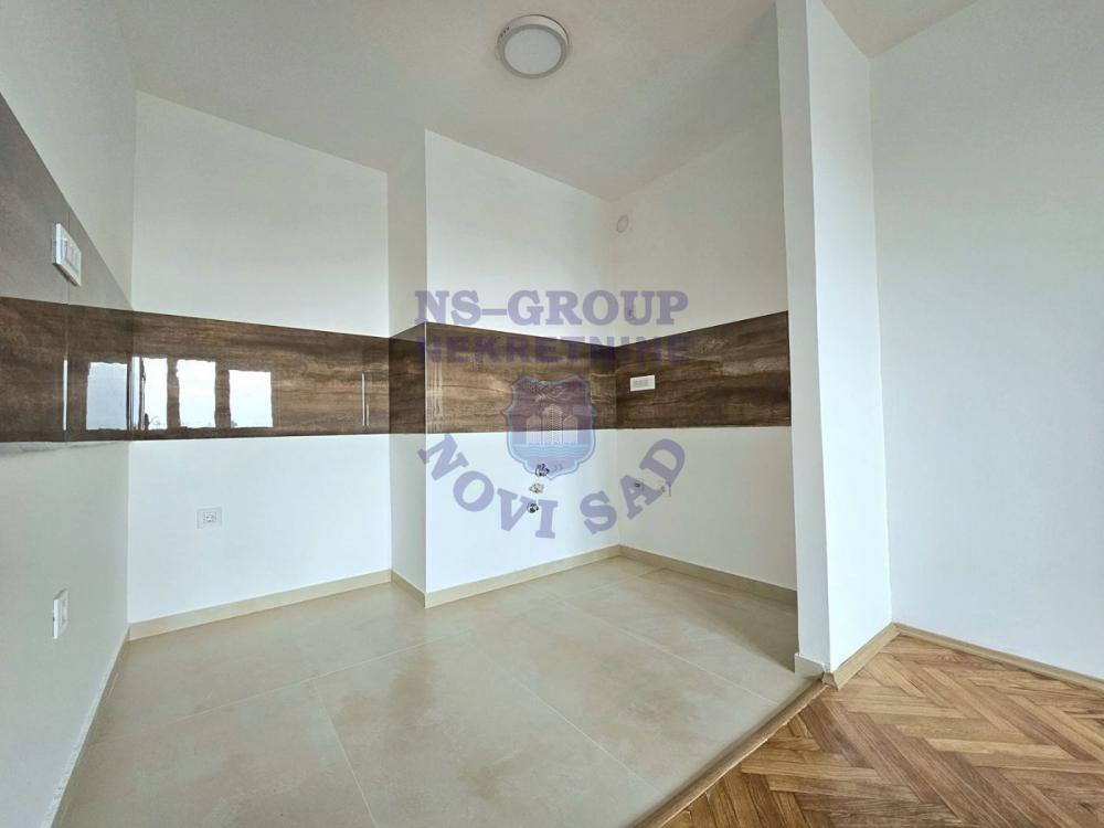 Slika 1 - Š:558140 Trosoban Stan Na Bulevaru! 