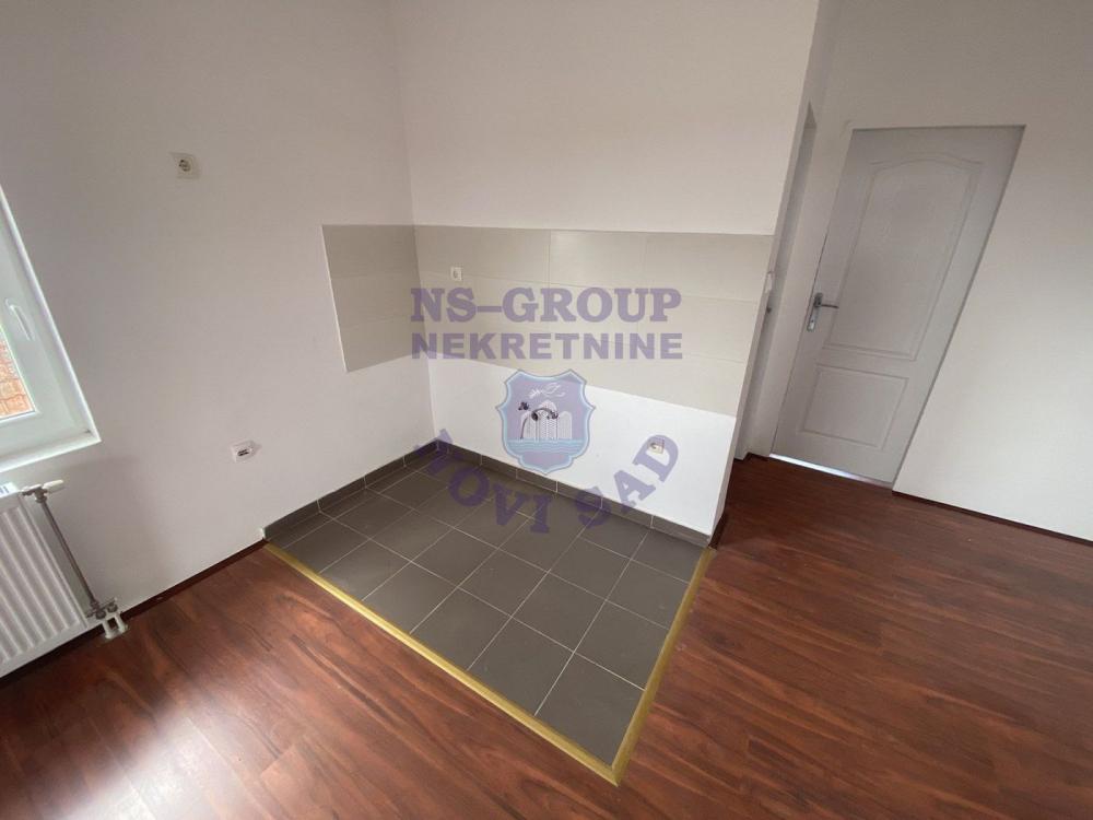 Slika 3 - Klisa. Nov dvosoban komforan stan. Š. 548782