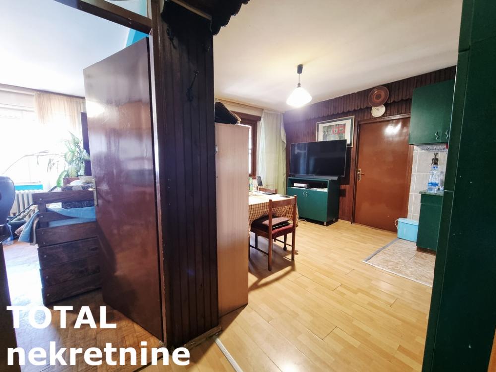 Slika 8 - Stan,NOVI SAD,CENTAR,kv: 54.00, € 140000, ID: 1102346