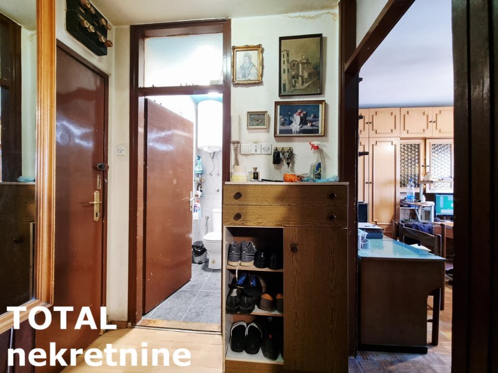 Slika 9 - Stan,NOVI SAD,CENTAR,kv: 54.00, € 140000, ID: 1102346