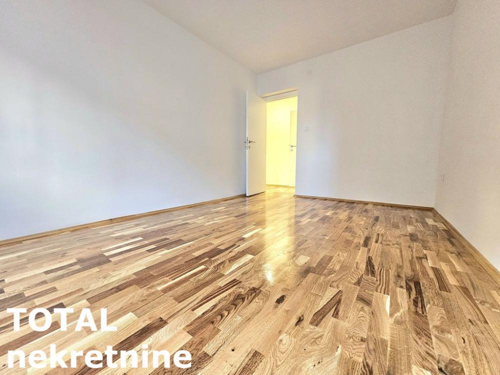 Slika 3 - Stan,NOVI SAD,CARA DUSANA,kv: 43.00, € 126000, ID: 1102357