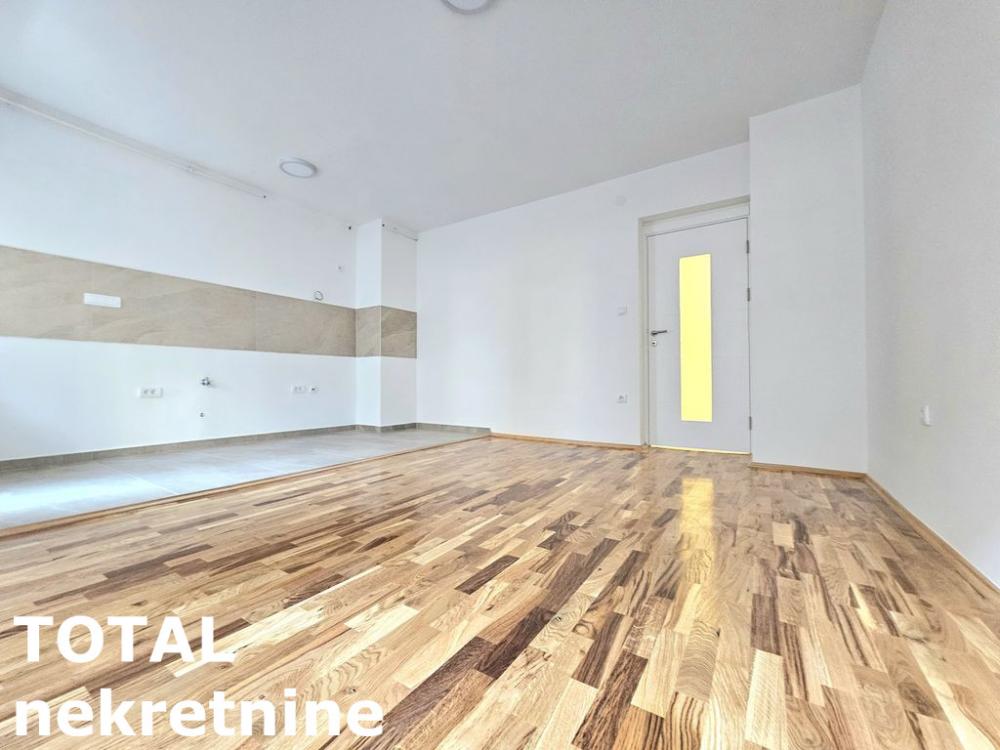 Slika 1 - Stan,NOVI SAD,CARA DUSANA,kv: 43.00, € 126000, ID: 1102357