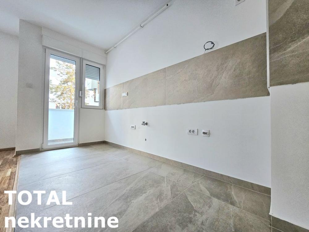 Slika 6 - Stan,NOVI SAD,CARA DUSANA,kv: 43.00, € 126000, ID: 1102357