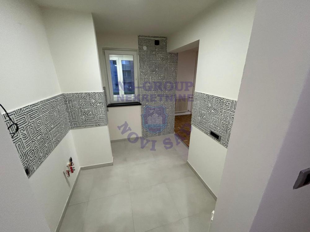 Slika 2 - Dvosoban, 64m2, Liman 4 Novi Sad, sa terasom, ima lift