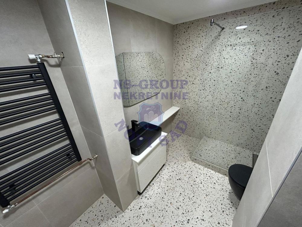 Slika 8 - Dvosoban, 64m2, Liman 4 Novi Sad, sa terasom, ima lift