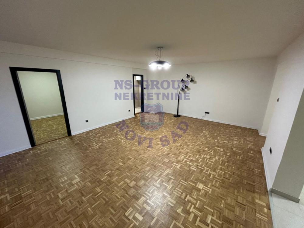 Glavna slika -Dvosoban, 64m2, Liman 4 Novi Sad, sa terasom, ima lift