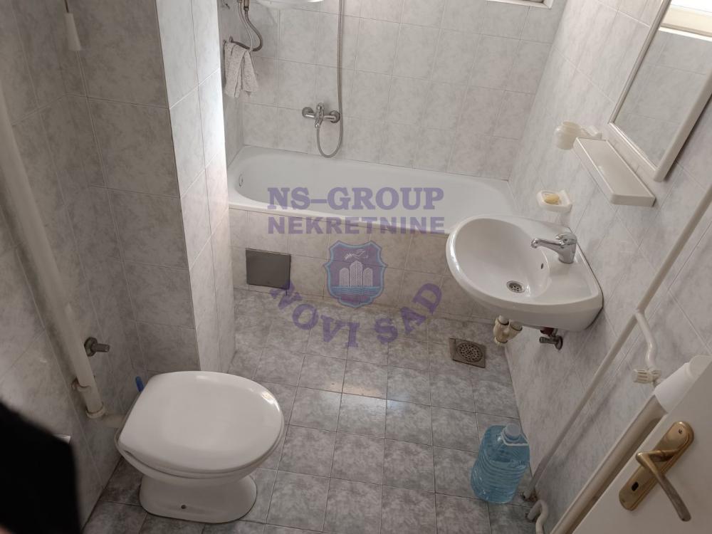 Slika 7 - Odličan petosoban stan na Podbari