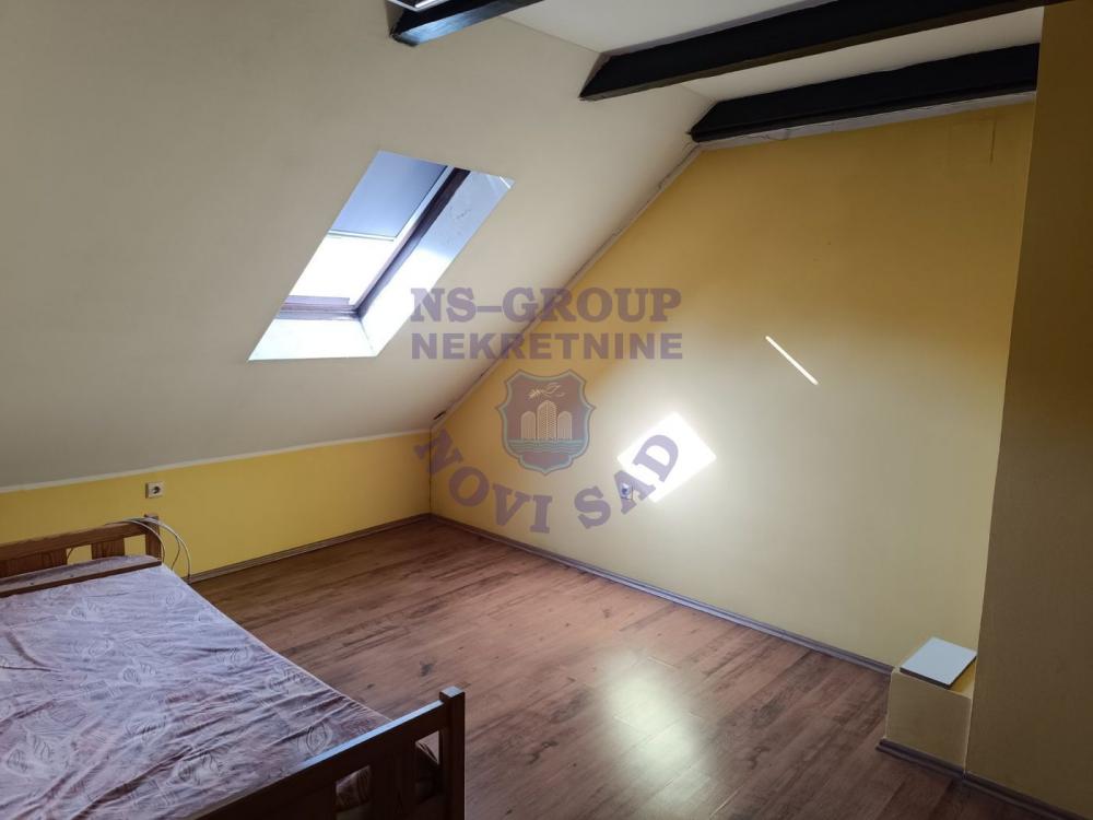 Slika 2 - Odličan petosoban stan na Podbari