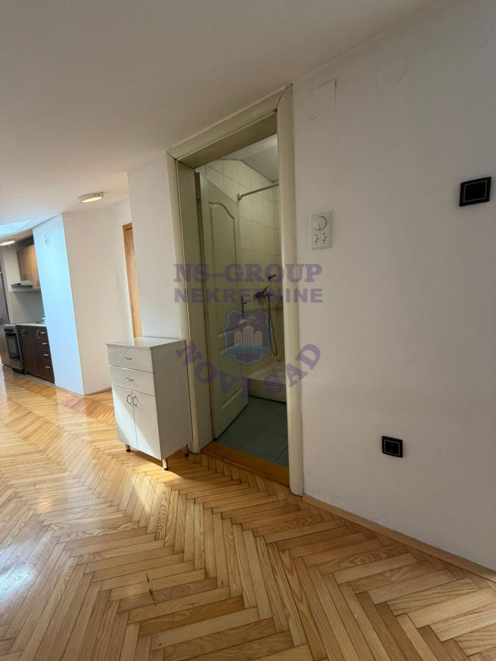 Slika 2 - Jednoiposoban, 37m2, Bulevar oslobođenja Novi Sad, ima lift