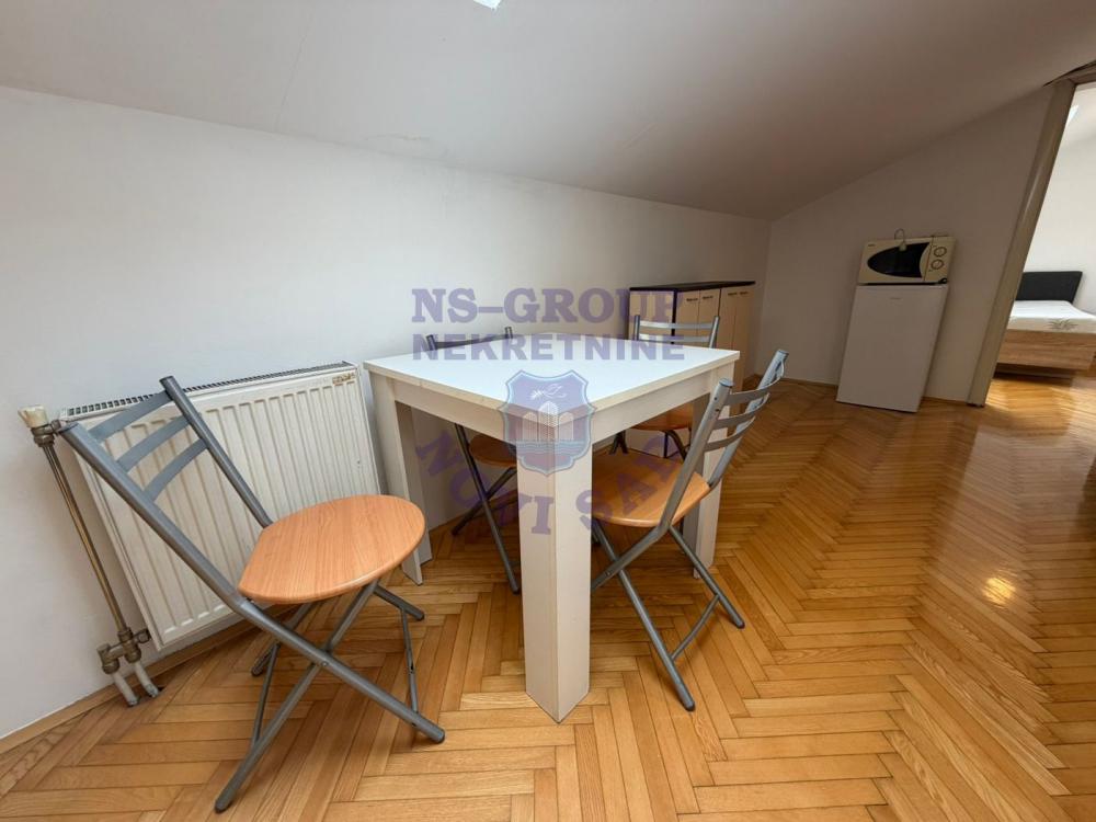 Slika 5 - Jednoiposoban, 37m2, Bulevar oslobođenja Novi Sad, ima lift