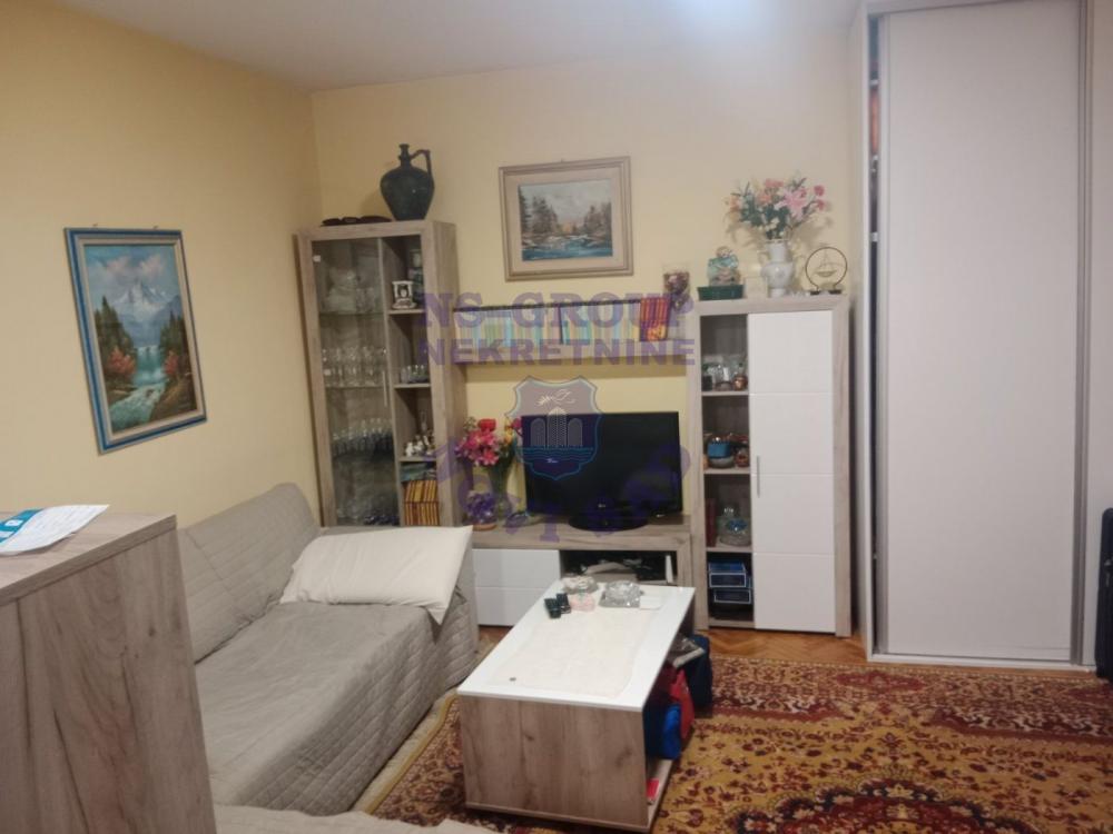 Slika 2 - Odlican jednosoban stan na Podbari!