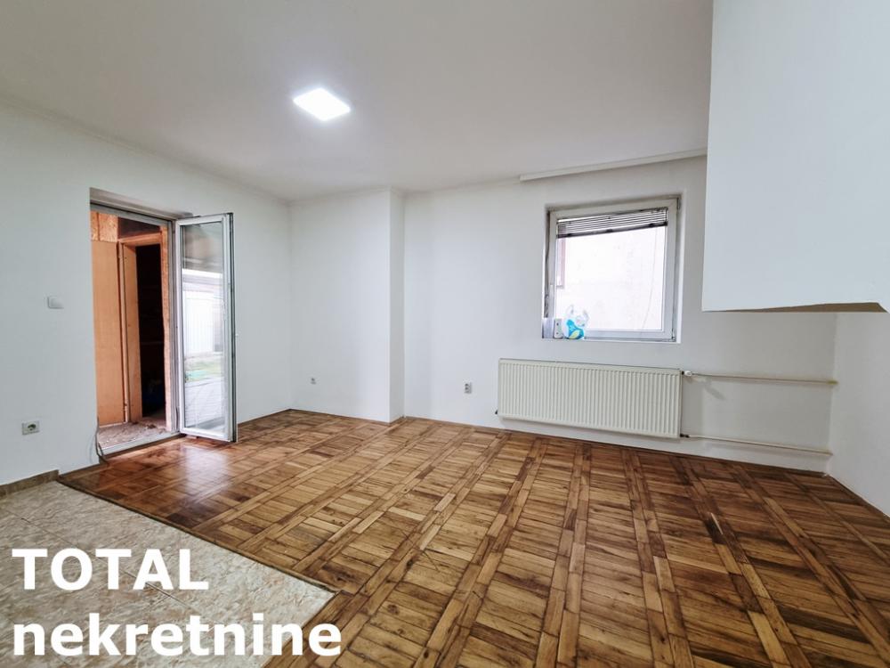 Slika 4 - Stan,NOVI SAD,TELEP,kv: 33.00, € 60000, ID: 1102352