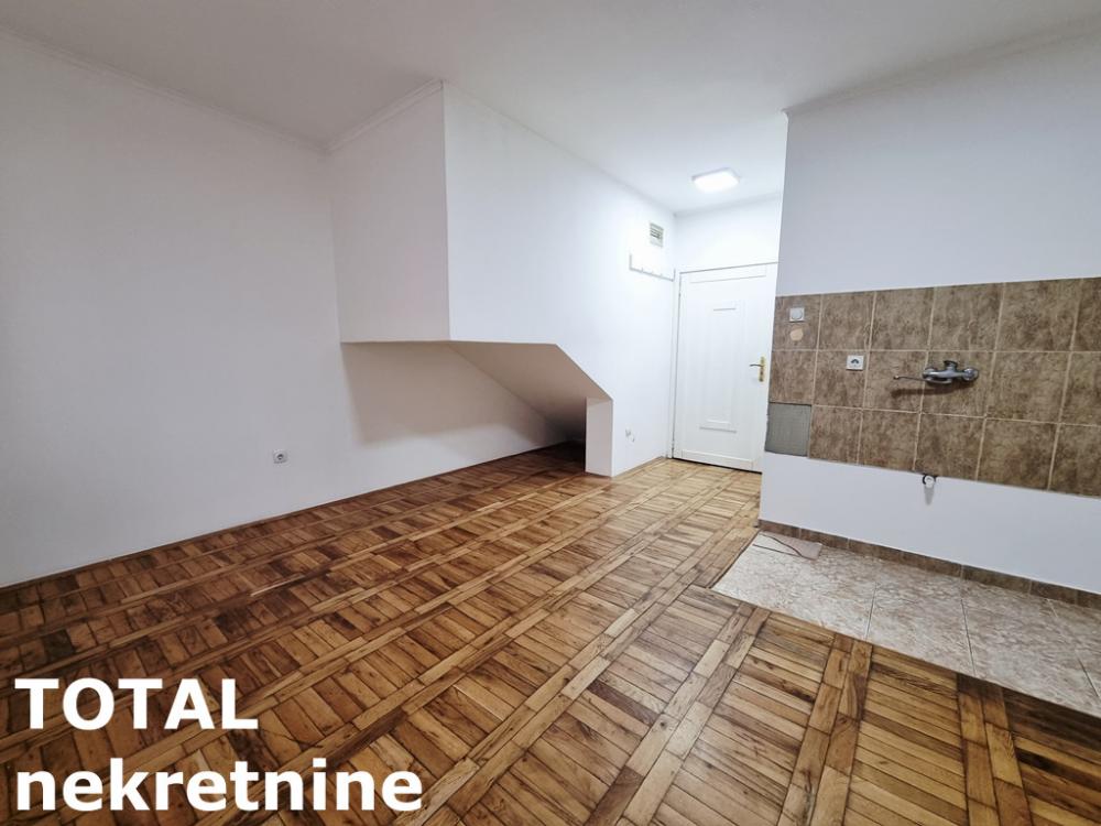 Slika 3 - Stan,NOVI SAD,TELEP,kv: 33.00, € 60000, ID: 1102352