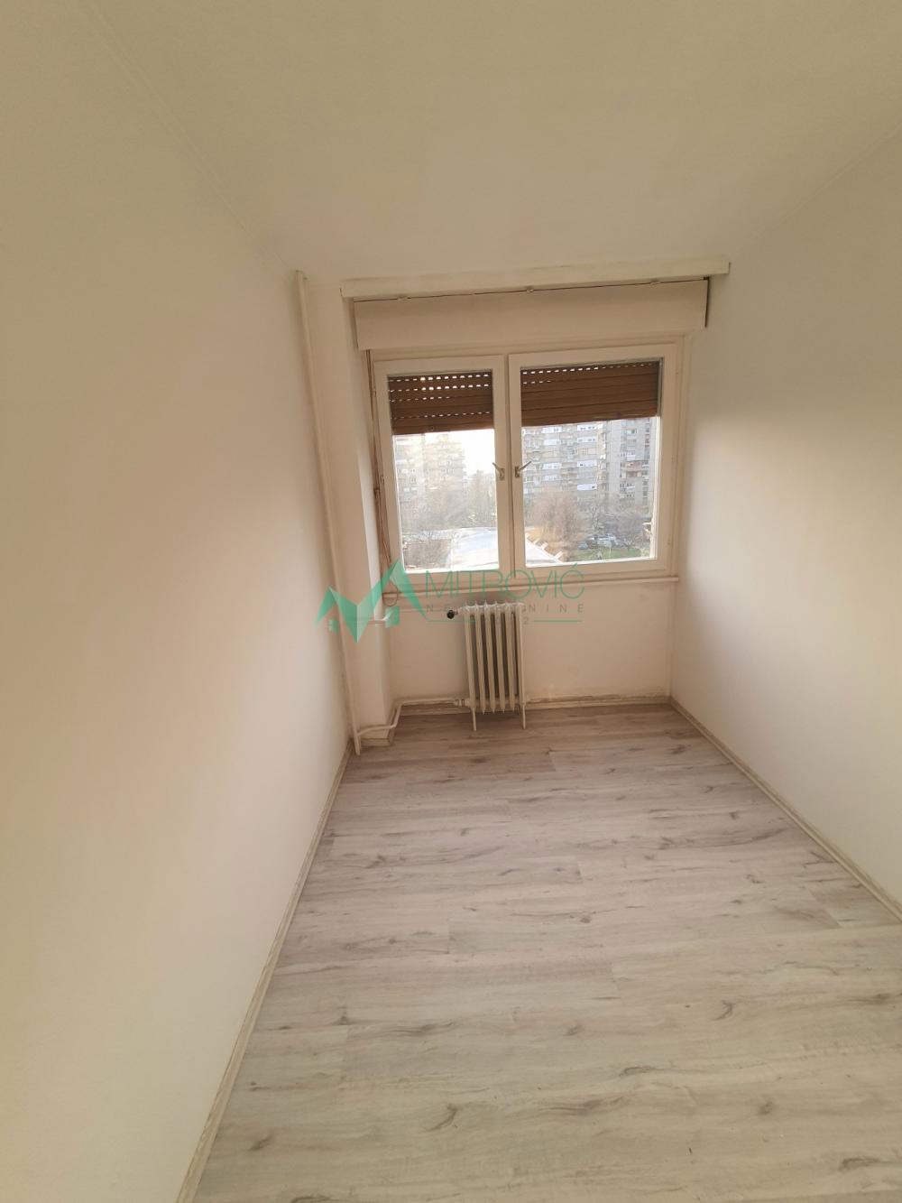 Slika 4 - ODLIČAN TROSOBAN STAN NA LIMANU 3 