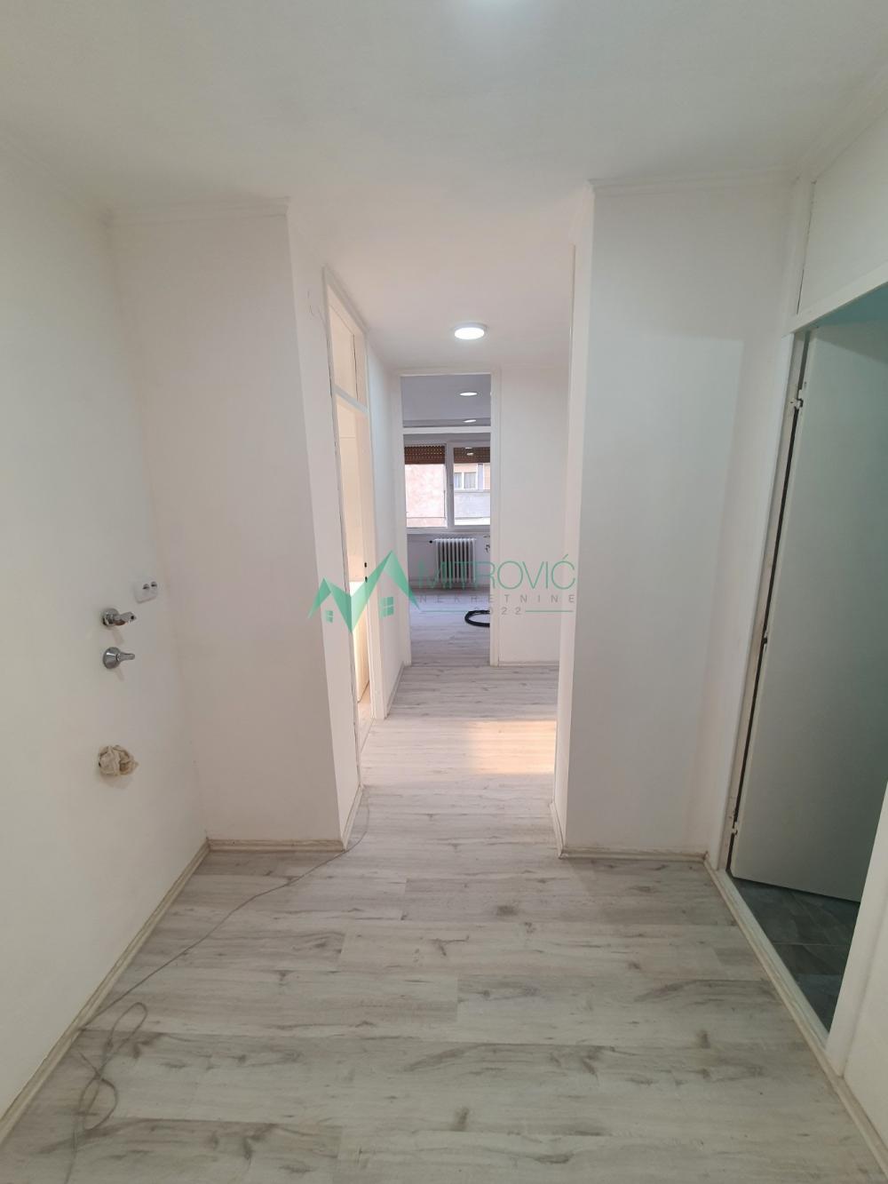 Slika 7 - ODLIČAN TROSOBAN STAN NA LIMANU 3 