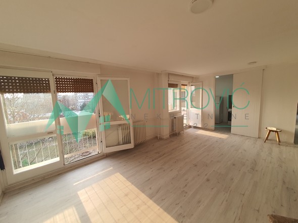 Slika 1 - ODLIČAN TROSOBAN STAN NA LIMANU 3 