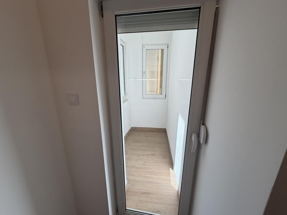 Slika 10 - Stan,NOVI SAD,CENTAR,kv: 21, € 92700, ID: 1019307