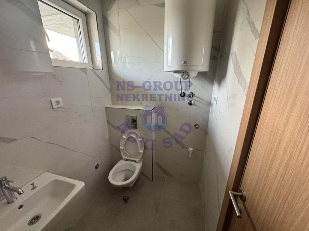 Slika 4 - USELJIVO!! - Gratis dvorište 20m2 + parking mesto