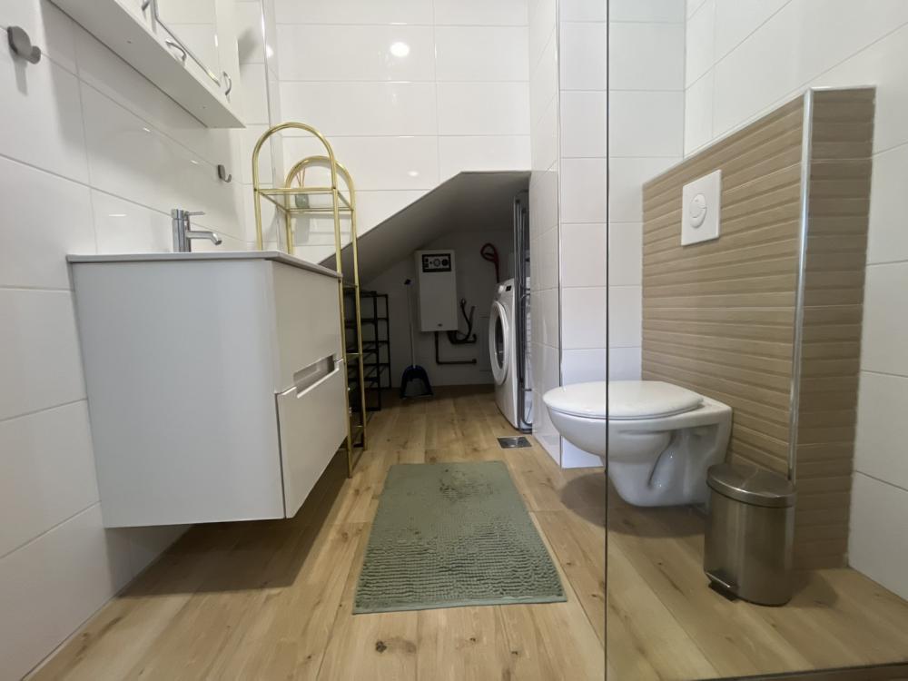 Slika 6 - Kompletno nameštena garsonjera sa parking mestom