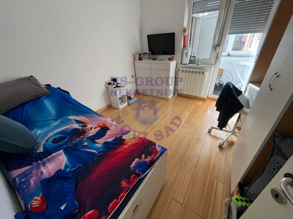 Slika 2 - Komplet namesten stan na Novoj Detelinari