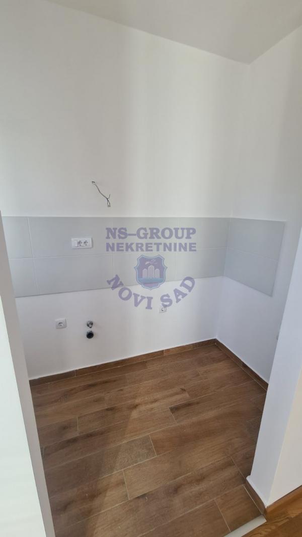 Slika 4 - Odličan jednoiposoban stan u Petrovaradinu! 