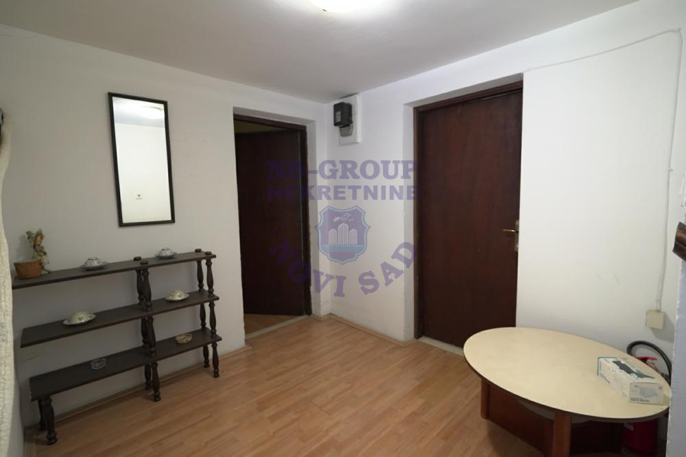 Slika 5 - Odličan devetosoban stan u centru grada!