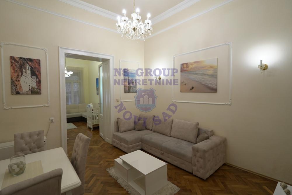 Slika 1 - Odličan devetosoban stan u centru grada!