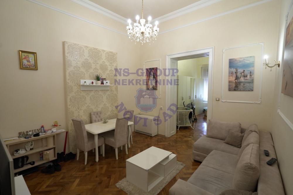 Slika 2 - Odličan devetosoban stan u centru grada!