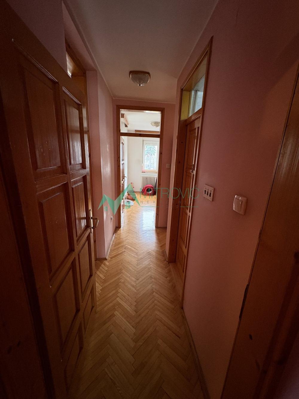 Slika 4 - Namešten četvorosoban stan u blizini keja