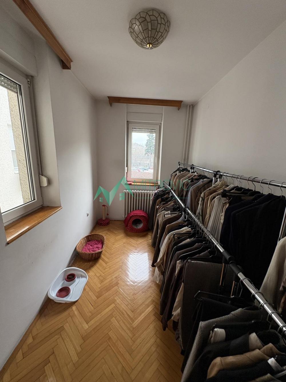 Slika 7 - Namešten četvorosoban stan u blizini keja