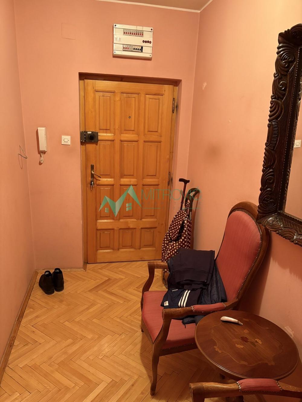 Slika 11 - Namešten četvorosoban stan u blizini keja