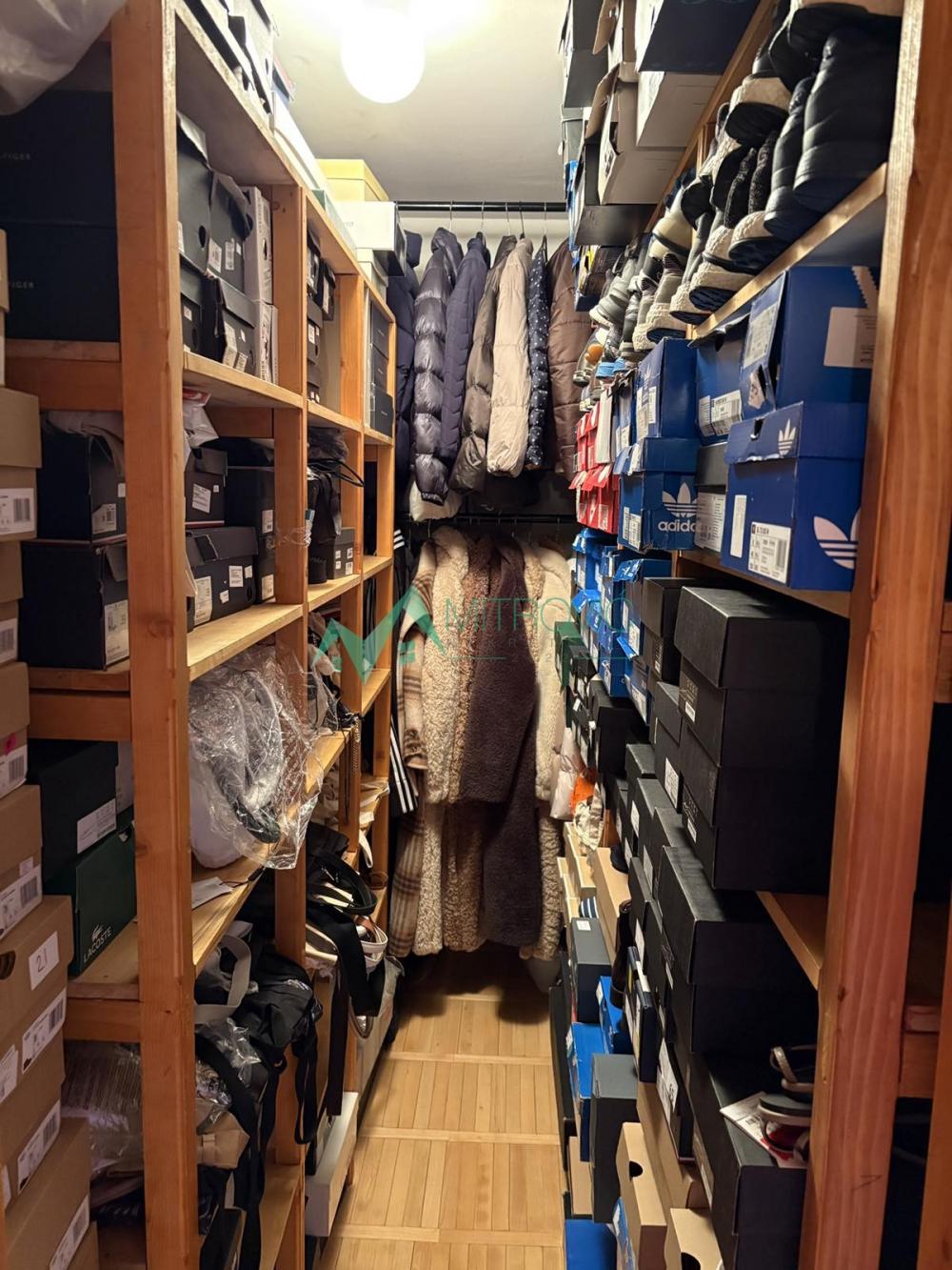 Slika 8 - Namešten četvorosoban stan u blizini keja