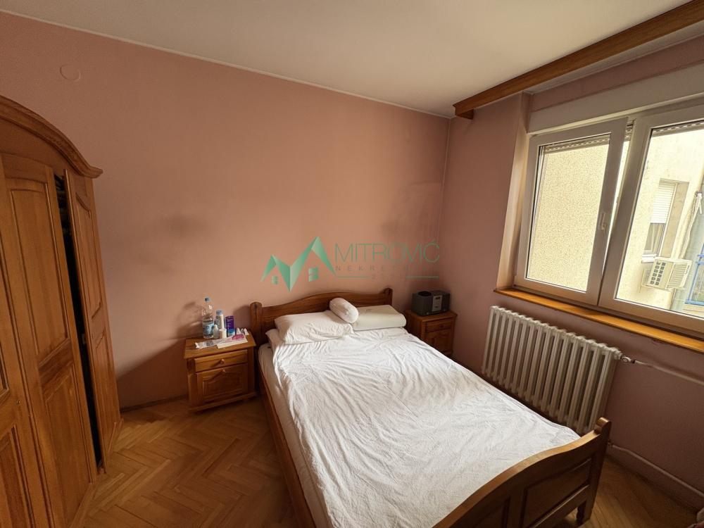 Slika 5 - Namešten četvorosoban stan u blizini keja