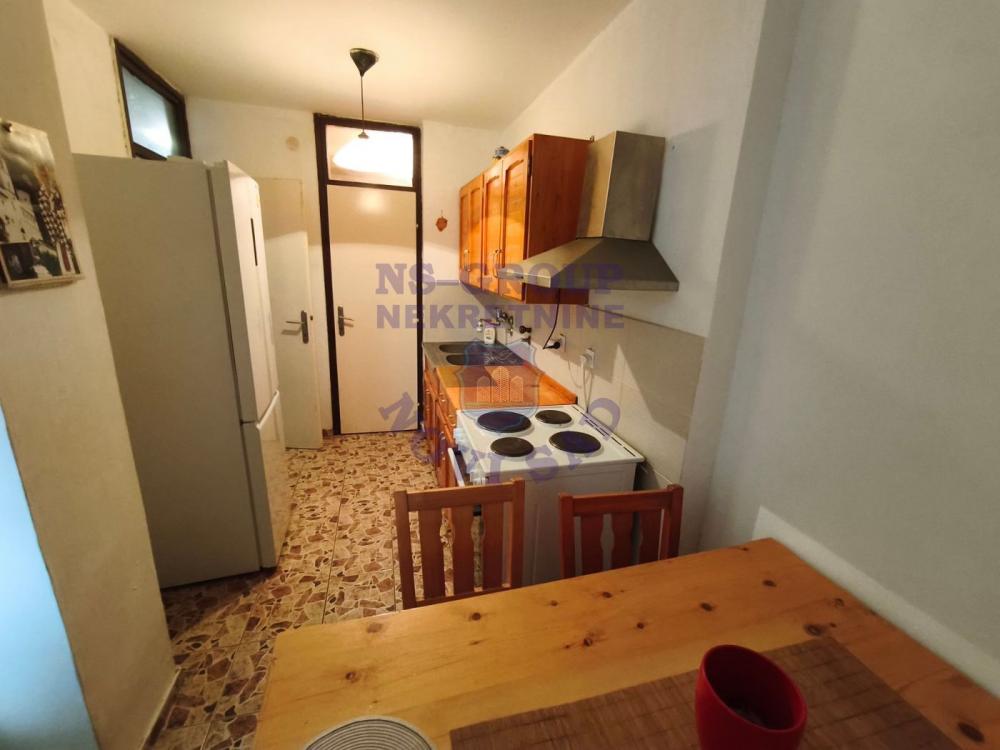 Slika 4 - Jednoiposoban, 47m2, Liman 4 Novi Sad, sa terasom, ima lift